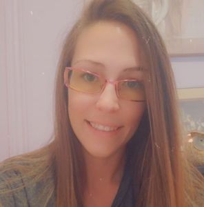 Meet your Posher, Leeann